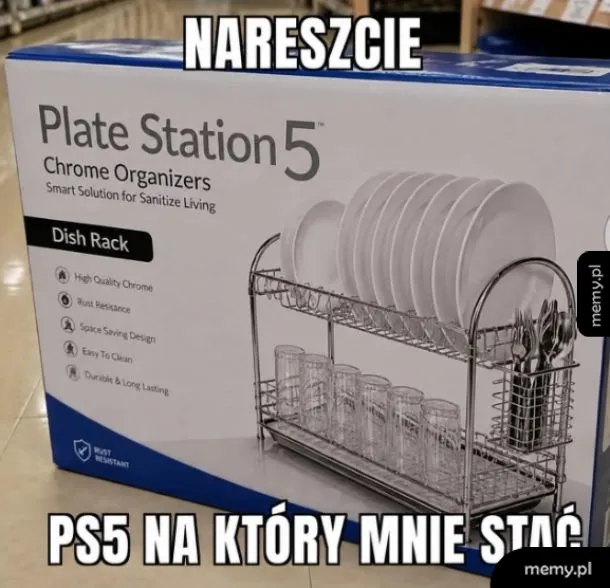Pudełko z organizatorem naczyń z napisem PS5.