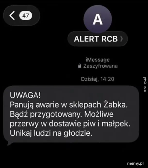 Czarny ekran z wiadomością tekstową o awarii w sklepach Żabka.